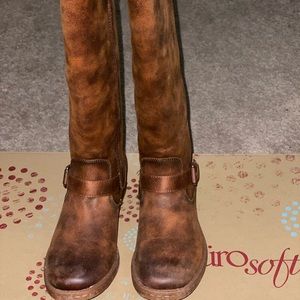 Euro Soft Tall Boots. Gently worn & Comfy❣️